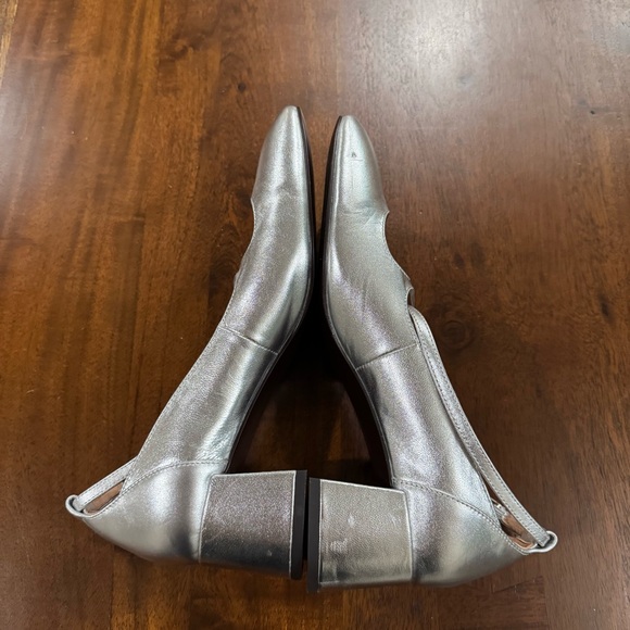 Anthropologie Bibi Lou Cardiff Twist-Strap Leather Mary Jane Heels Silver Sz 40 - Picture 6 of 12